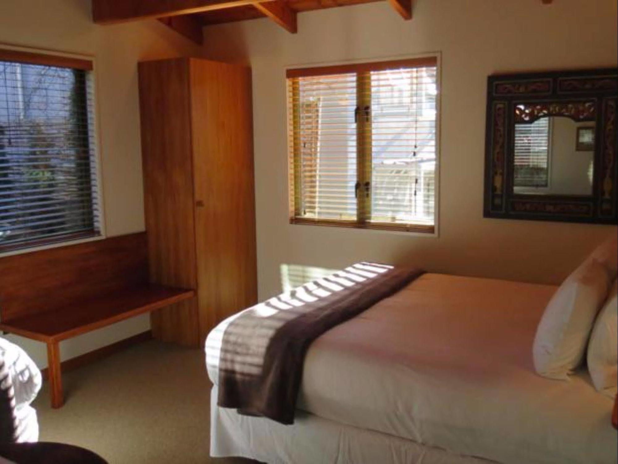 Te Wanaka Lodge Exterior photo